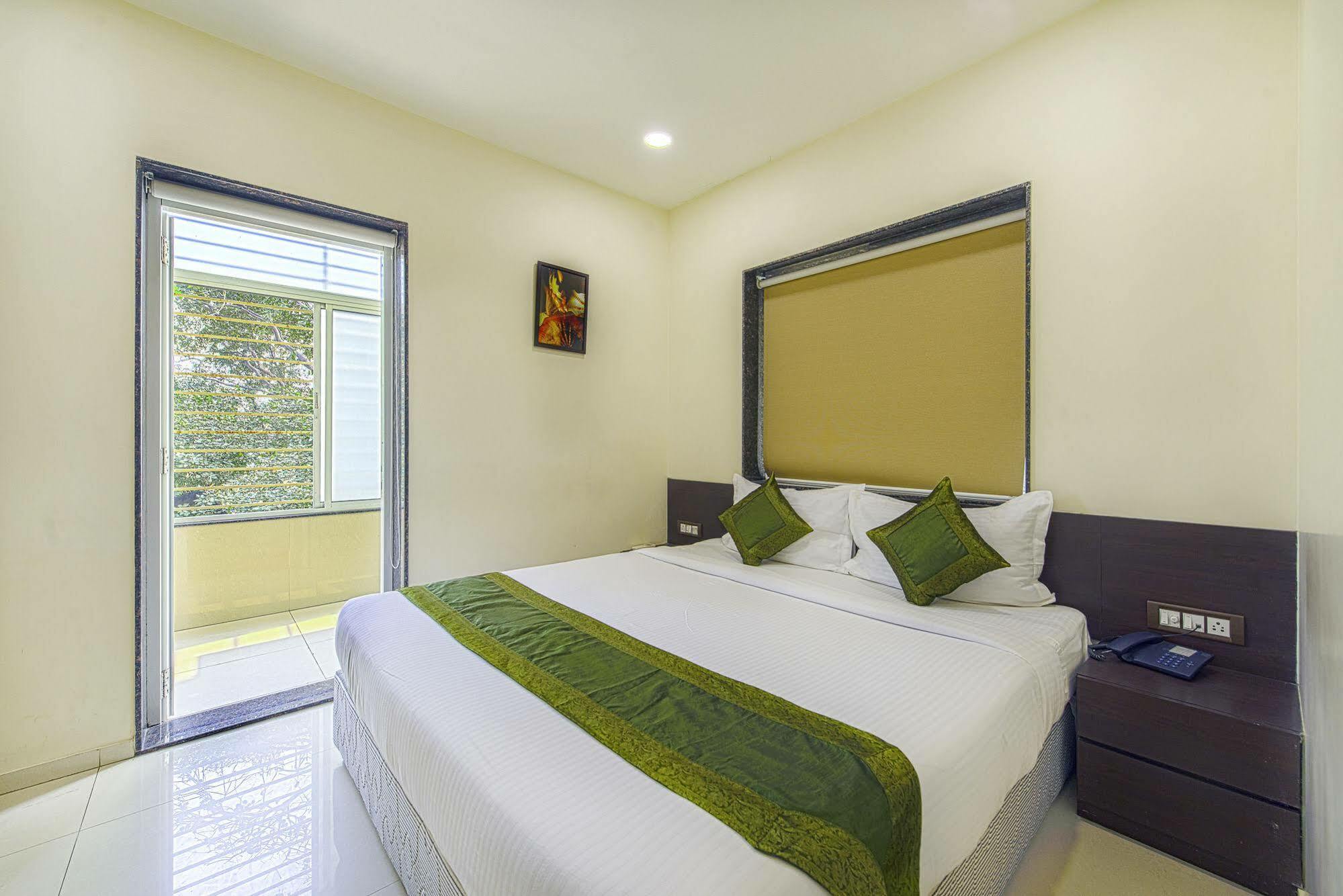 Oyo 16703 Hotel The Platinum Kolkata Ngoại thất bức ảnh